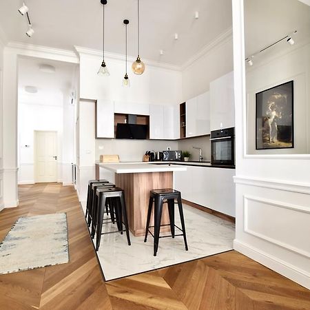 Luxury Apartment By Hi5 - Bazilika Suite Budapest Exteriör bild